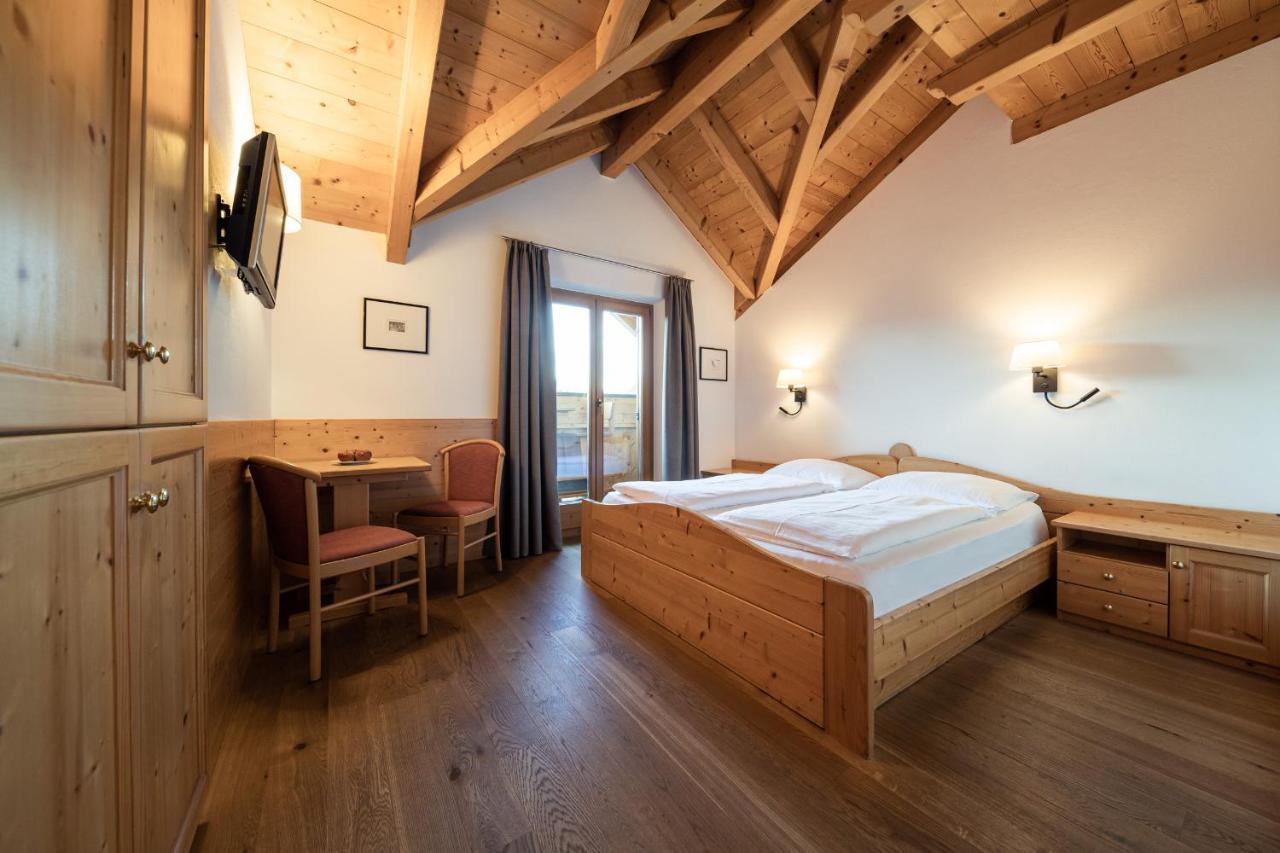 Hotel Torgglhof كالدورا الغرفة الصورة