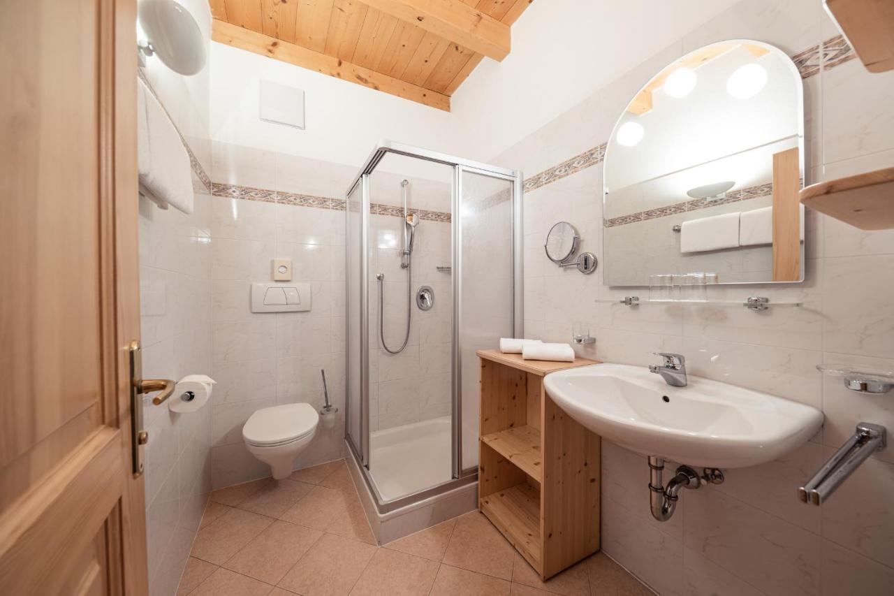 Hotel Torgglhof كالدورا الغرفة الصورة